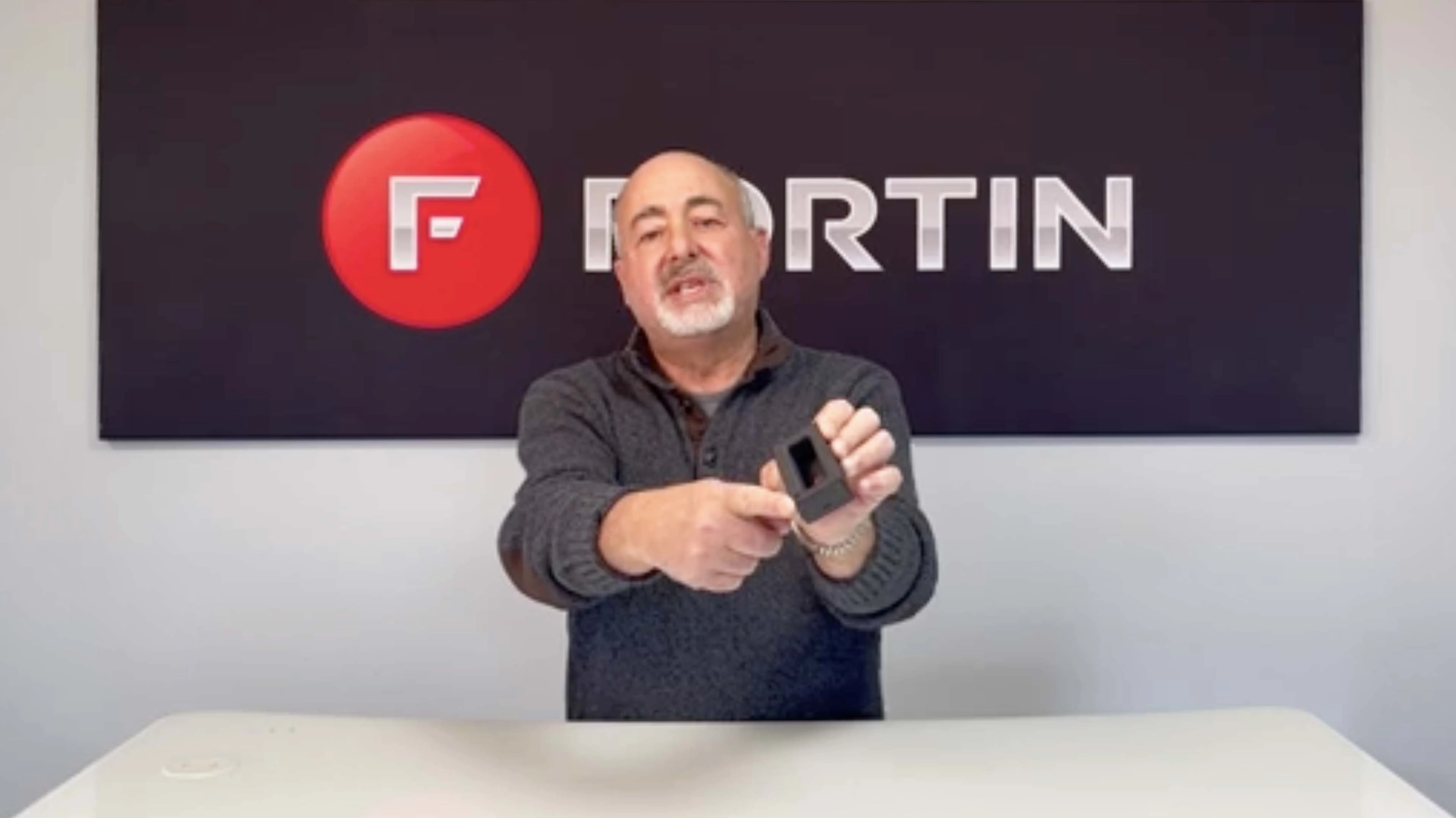Découvrez l’outil de programmation R-LINK 2 et l'accessoire d'installation TB-X de Fortin, conçus pour permettre la programmation des clés lors d’installations avec le module de démarrage distance EVO-X-ONE. 