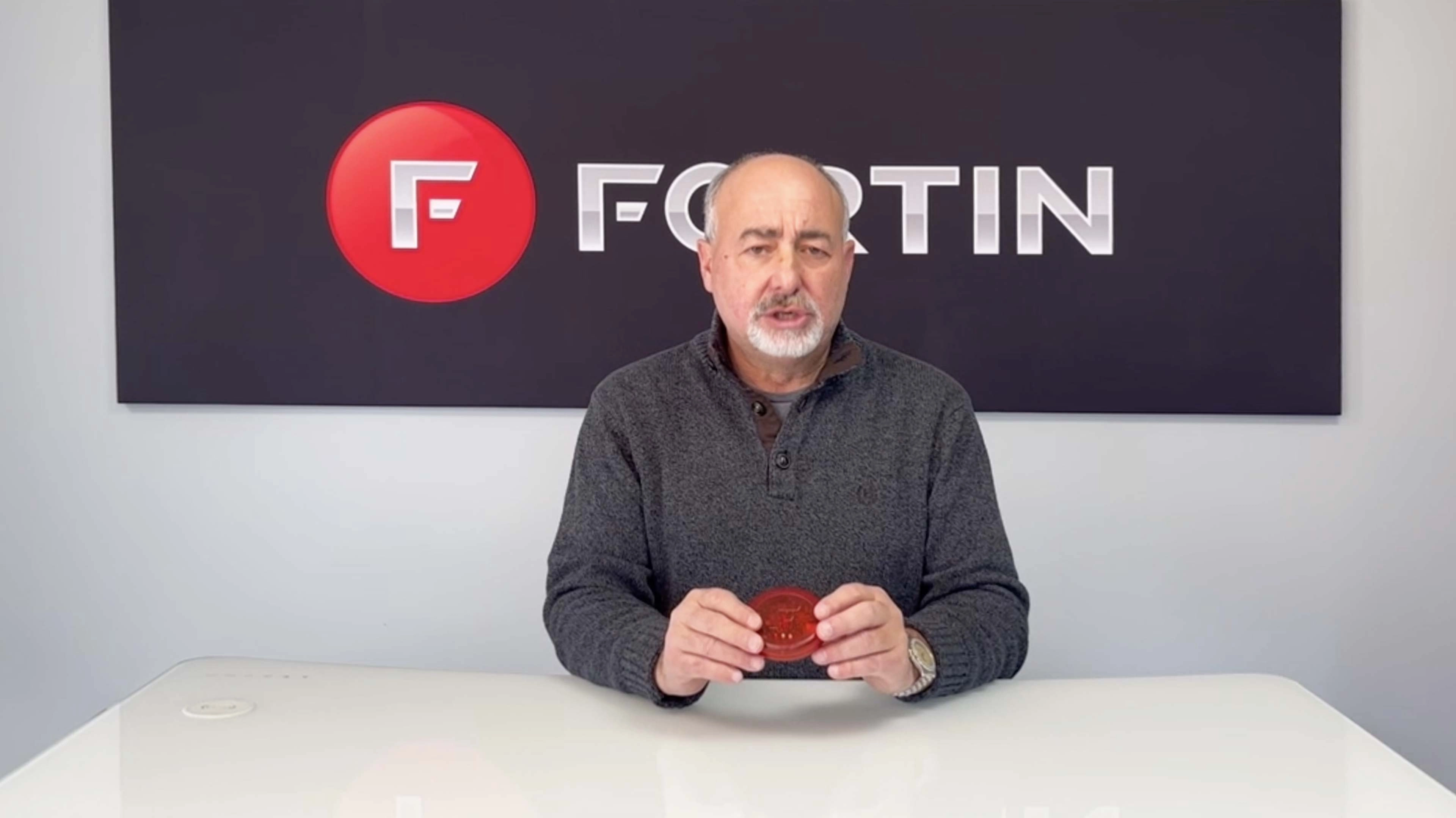 Découvrez-en plus sur l'outil de programmation FlashLink Updater 4, conçu pour fonctionner avec l'application FlashLink Manager 4 sur Windows.